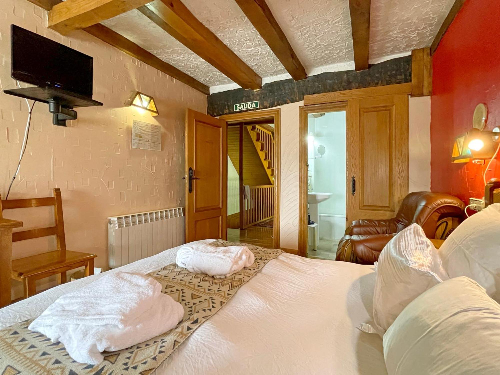 Hotel Peruskenea خاونساراس المظهر الخارجي الصورة