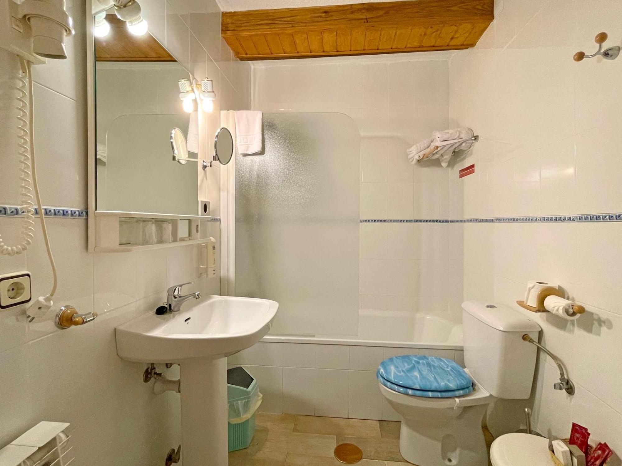 Hotel Peruskenea خاونساراس المظهر الخارجي الصورة