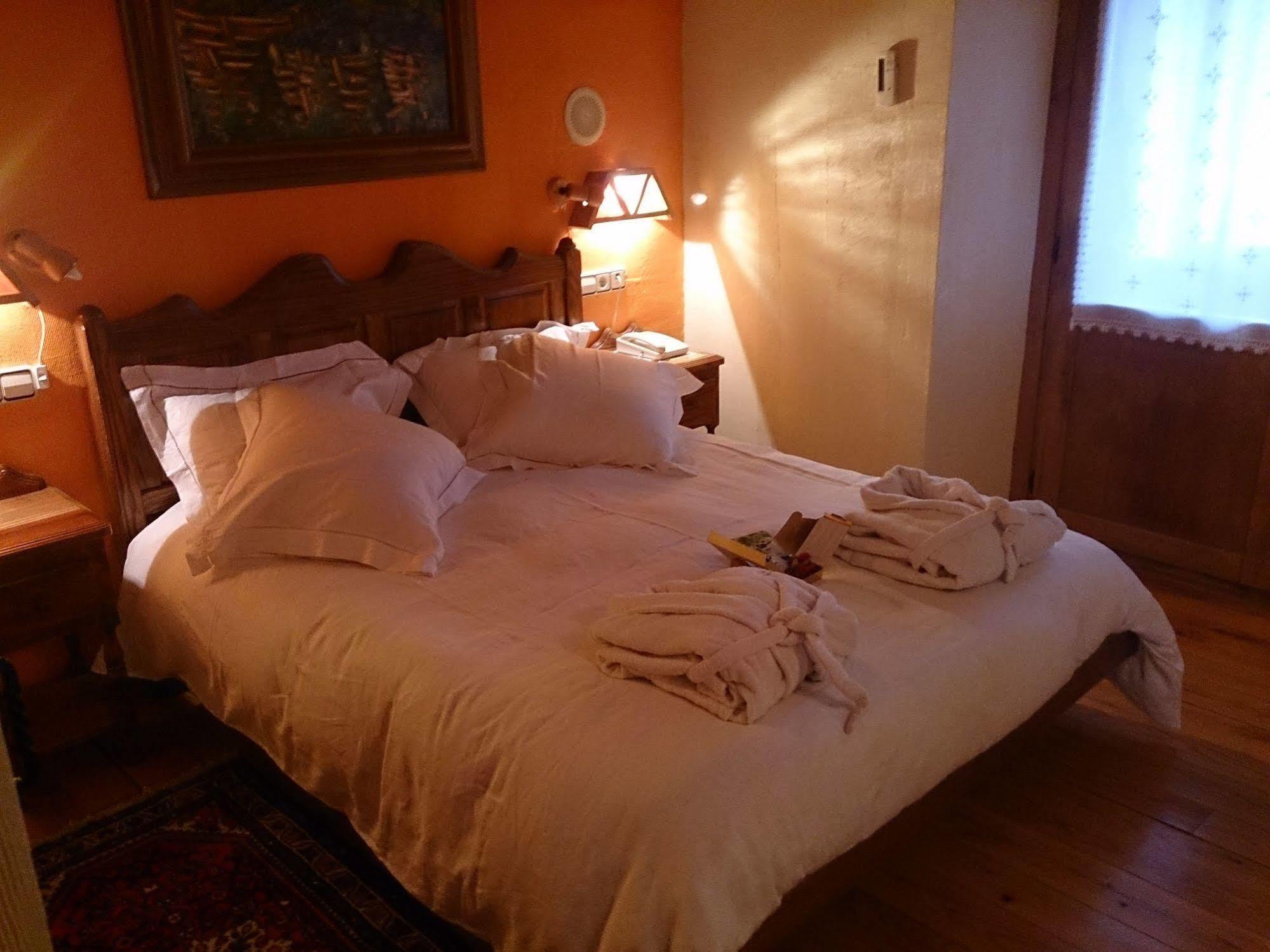 Hotel Peruskenea خاونساراس المظهر الخارجي الصورة